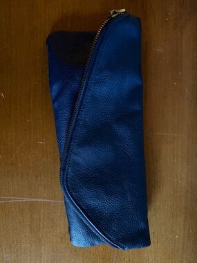 Mud Pie Navy Blue Leather-Look Zip Clutch